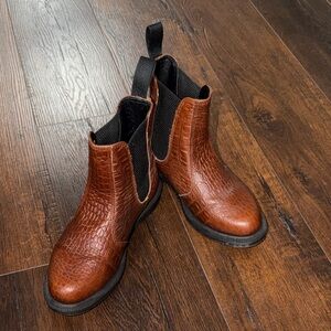 Dr. Martens Flora Chelsea boots in dark brown croc-embossed leather - 6W